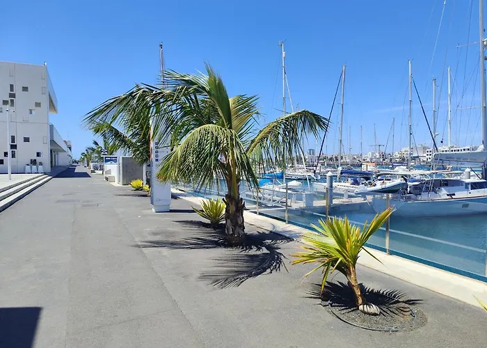 Lanzarote Pirat بوتيل