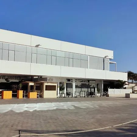 船上ホテル Lanzarote Pirat アレシフェ